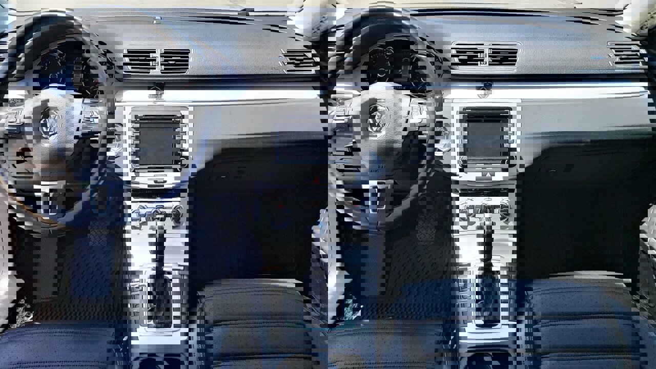 Used 2013 Volkswagen CC Sport image 12