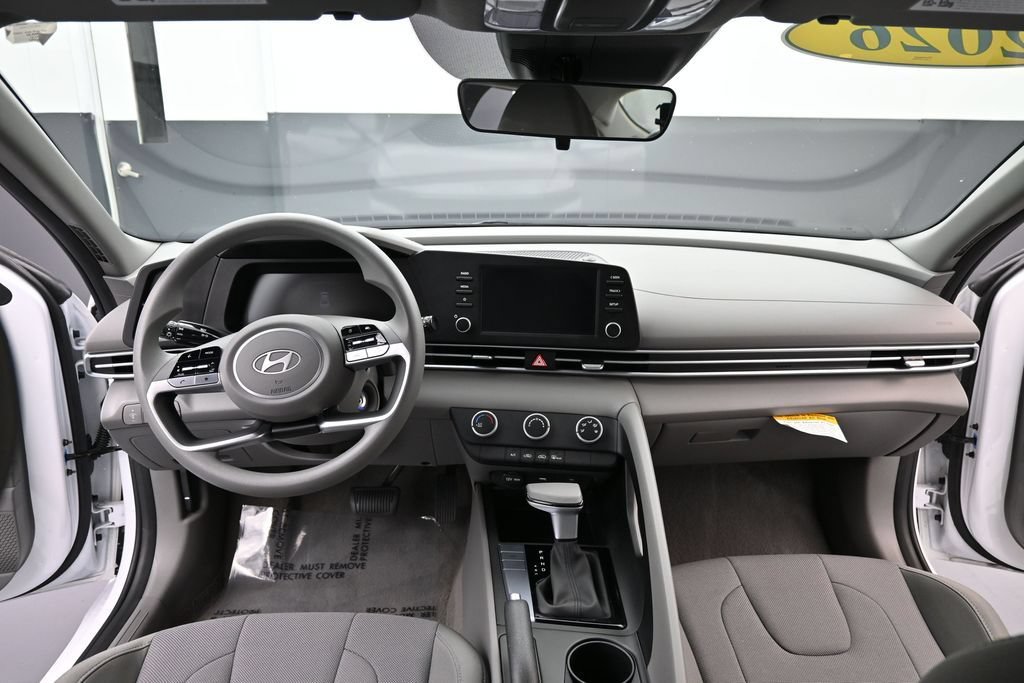 Certified 2026 Hyundai Elantra SE FWD image 10