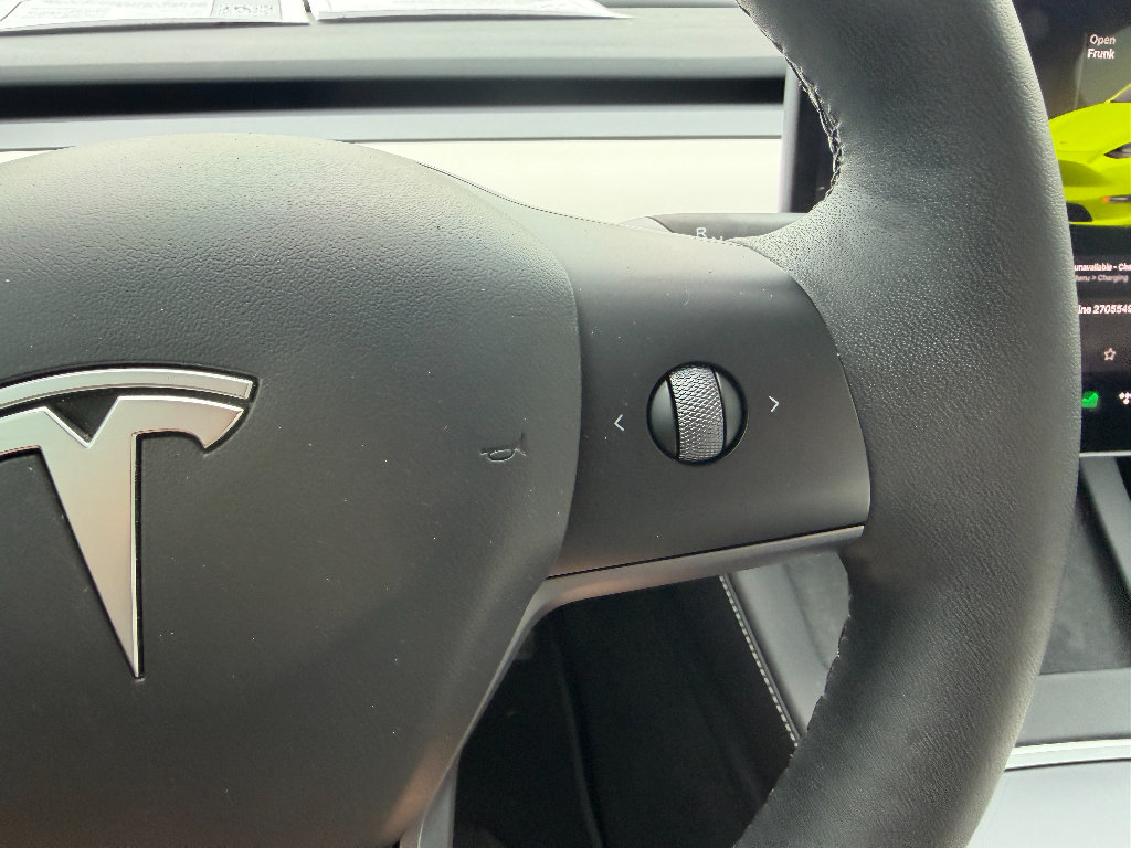 Used 2024 Tesla Model Y Long Range AWD/4WD image 46