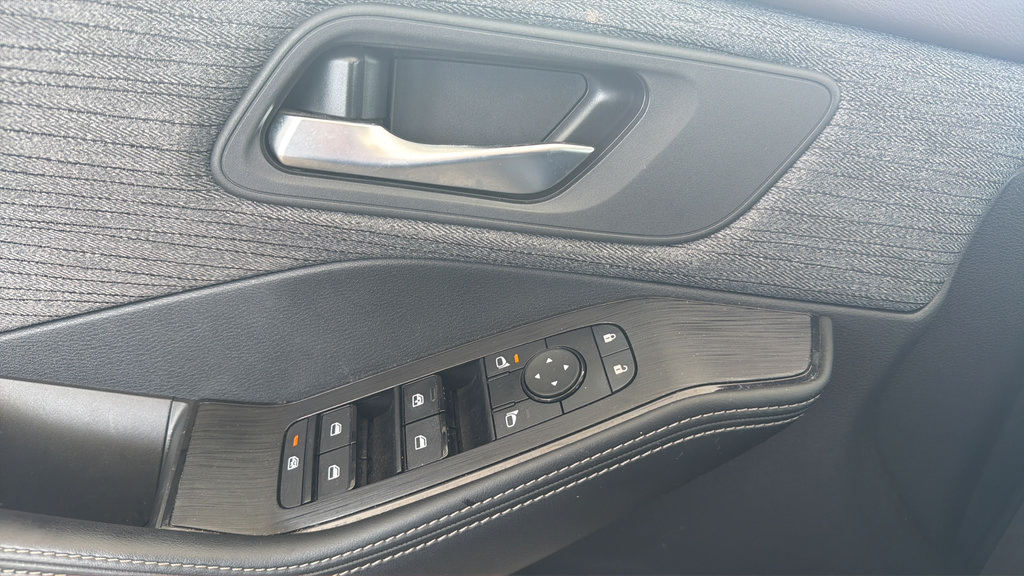 Certified 2023 Nissan Rogue SV AWD/4WD image 18