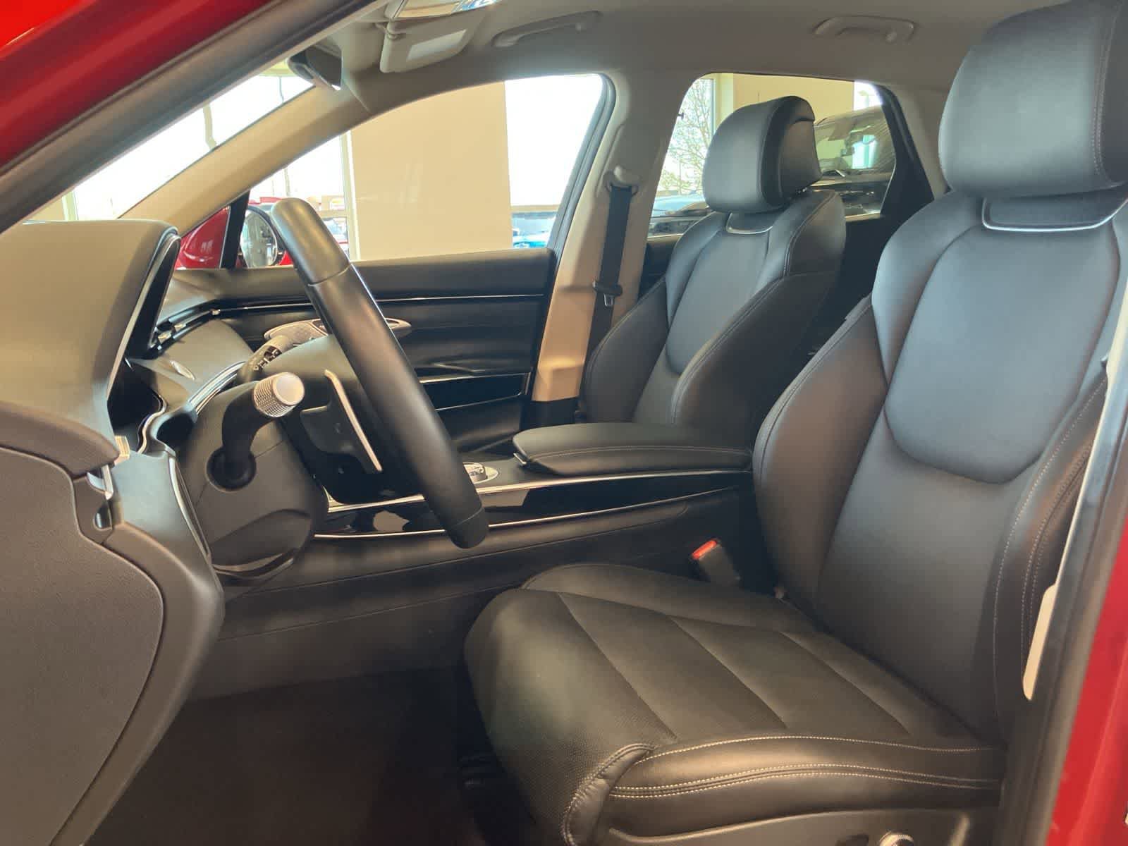 Used 2025 Genesis GV70 2.5T image 10