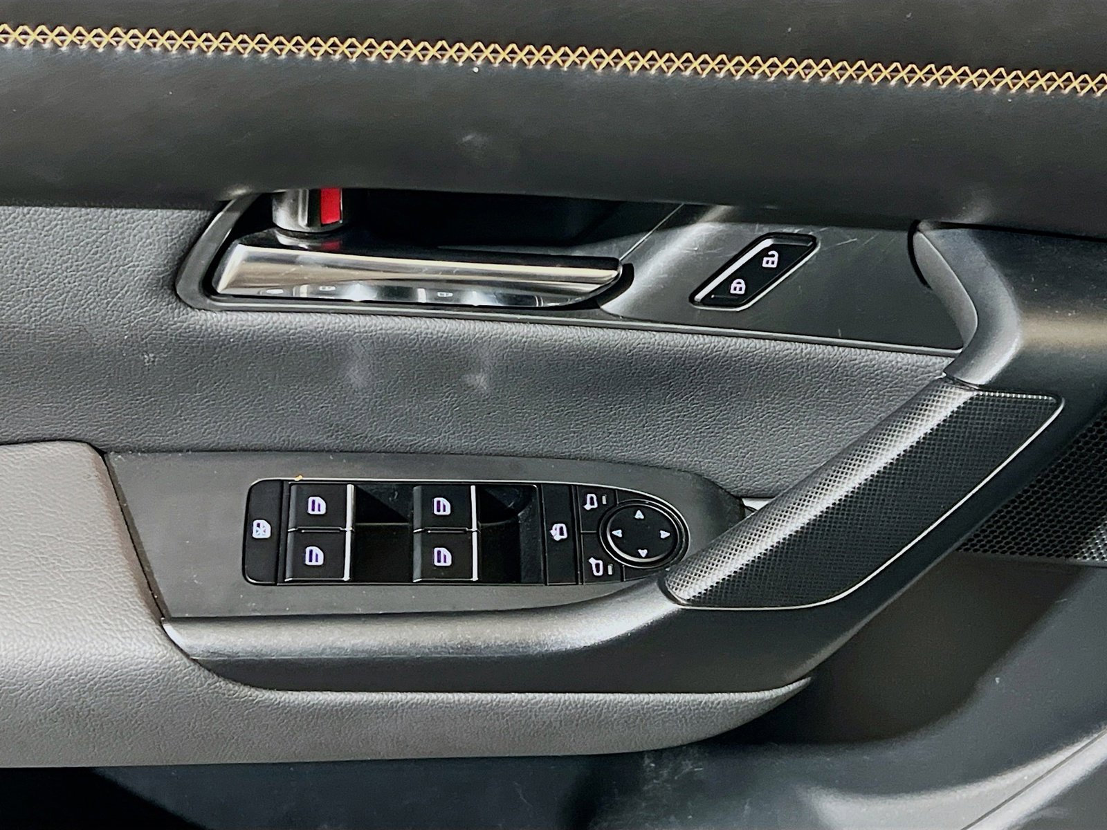 Used 2025 MAZDA CX-50 AWD 2.5 S w/ Cargo Package image 13