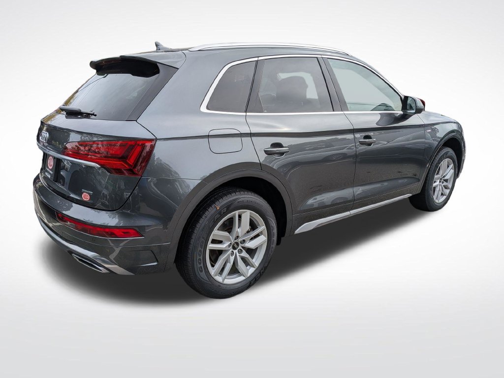 Used 2023 Audi Q5 2.0T Premium w/ Convenience Package AWD/4WD image 3