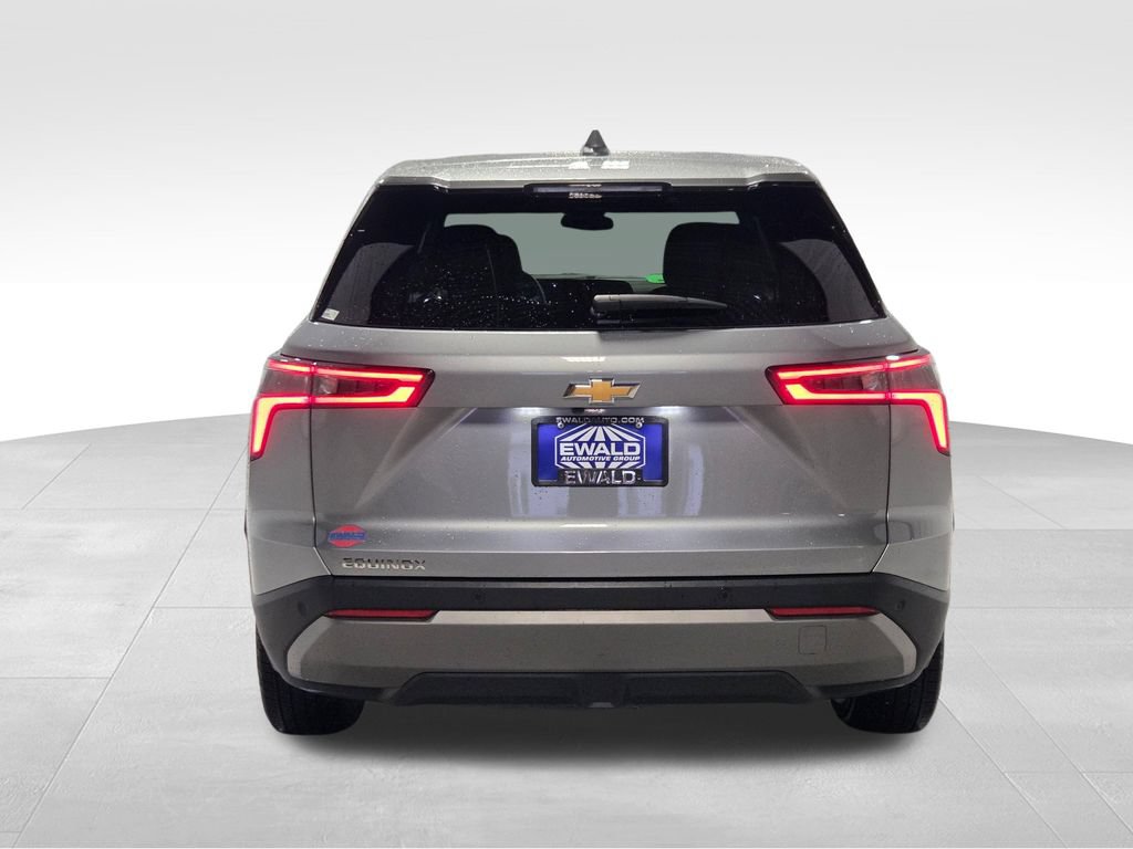 Used 2026 Chevrolet Equinox LT FWD image 28