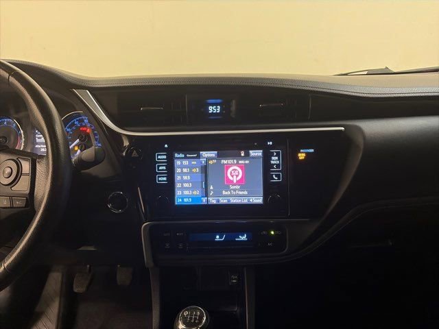 Used 2018 Toyota Corolla SE image 24