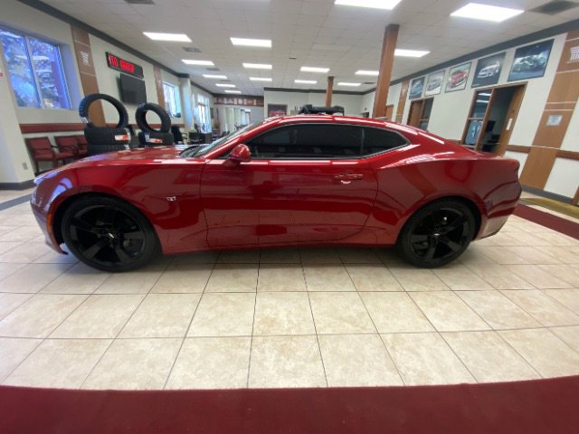 Used 2017 Chevrolet Camaro LT RWD image 4