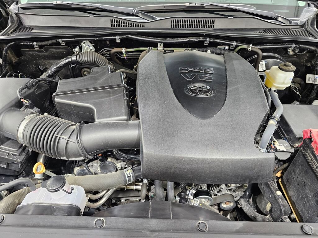Used 2021 Toyota Tacoma SR5 w/ Technology Package AWD/4WD image 34
