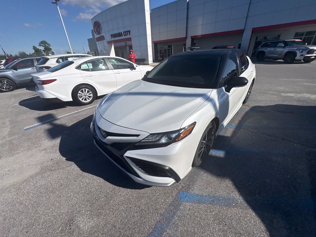 Used 2023 Toyota Camry XSE FWD image 6