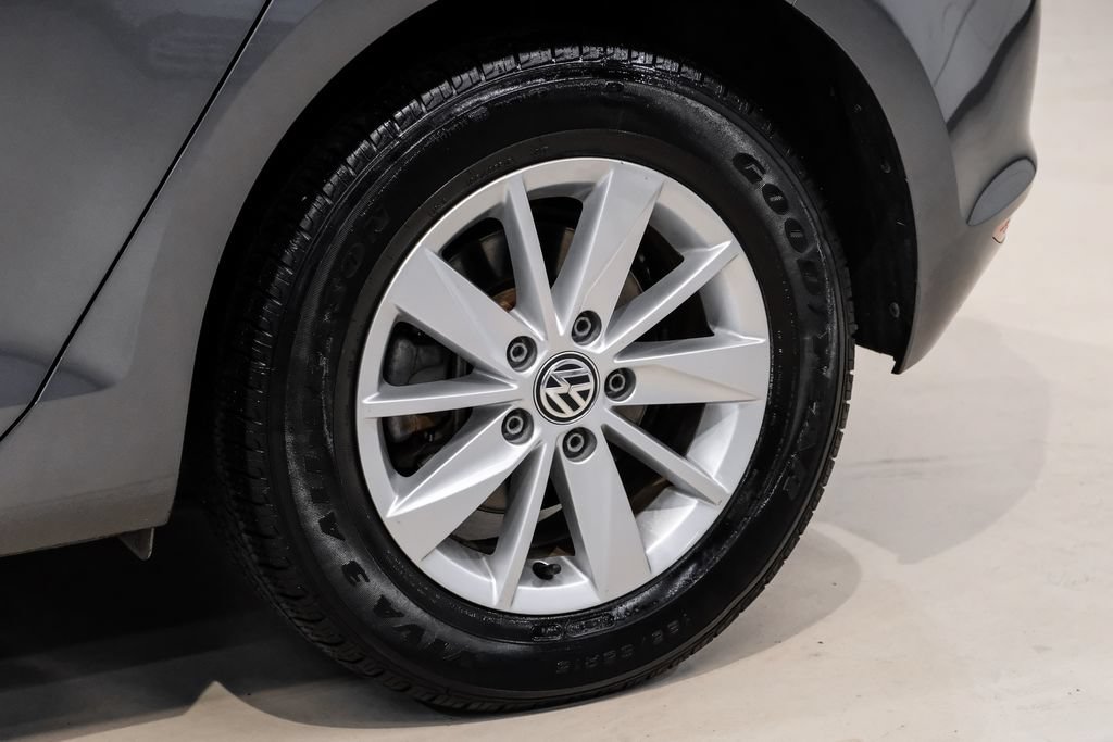 Used 2015 Volkswagen Golf S FWD image 52