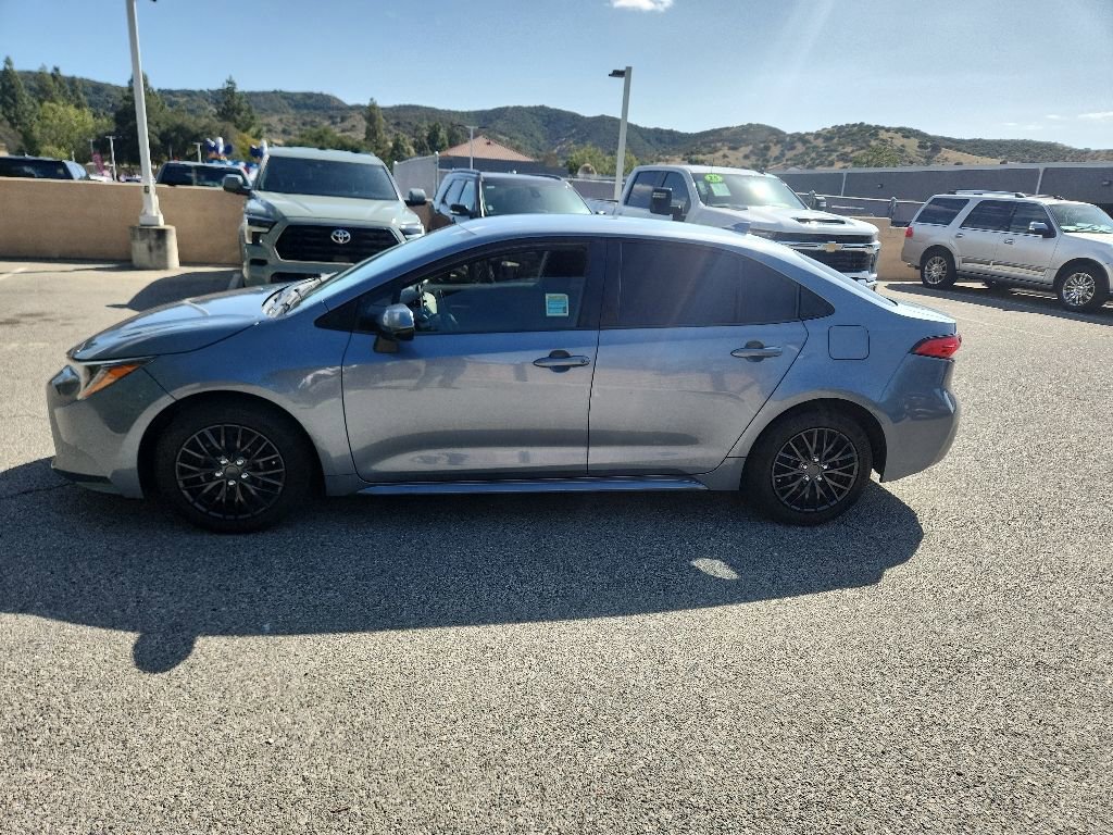 Used 2021 Toyota Corolla LE w/ Carpet Mat Package (TMS) FWD image 2