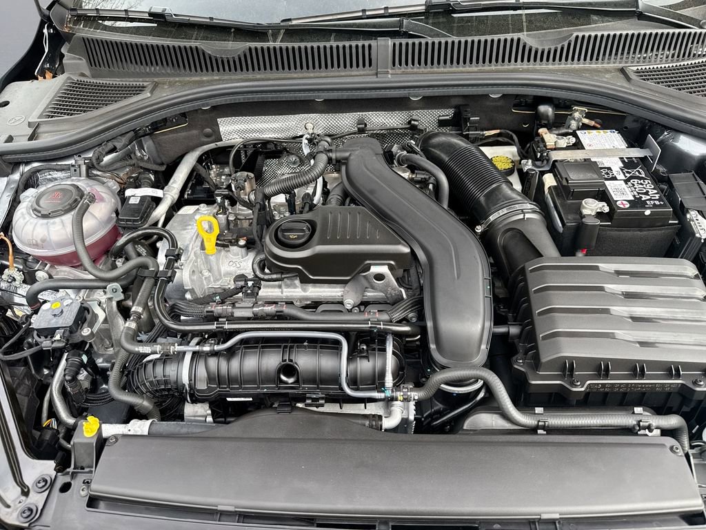 Used 2025 Volkswagen Jetta Sport image 17