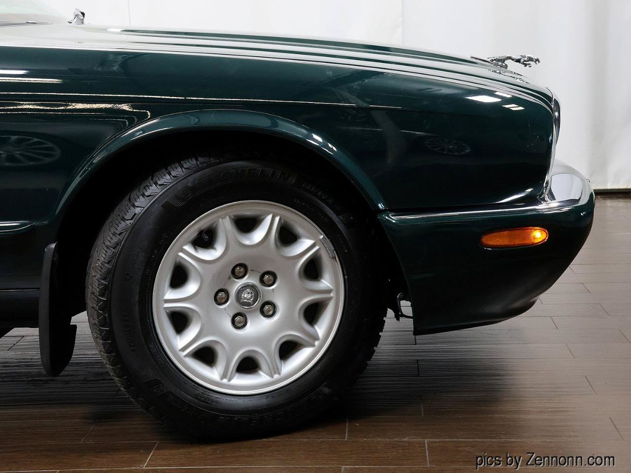 Used 1999 Jaguar XJ8 RWD image 5