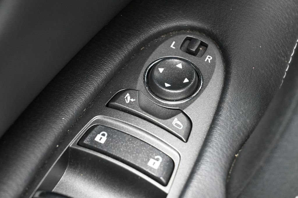 Used 2019 Nissan Armada Platinum w/ Captain's Chairs Package AWD/4WD image 12