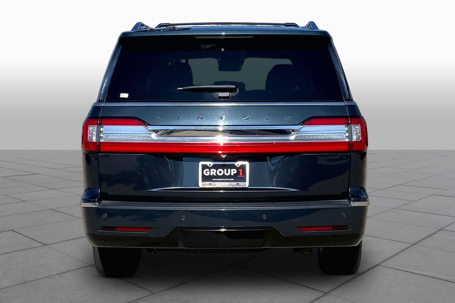 Used 2021 Lincoln Navigator L Black Label w/ Cargo Convenience Package AWD/4WD image 5