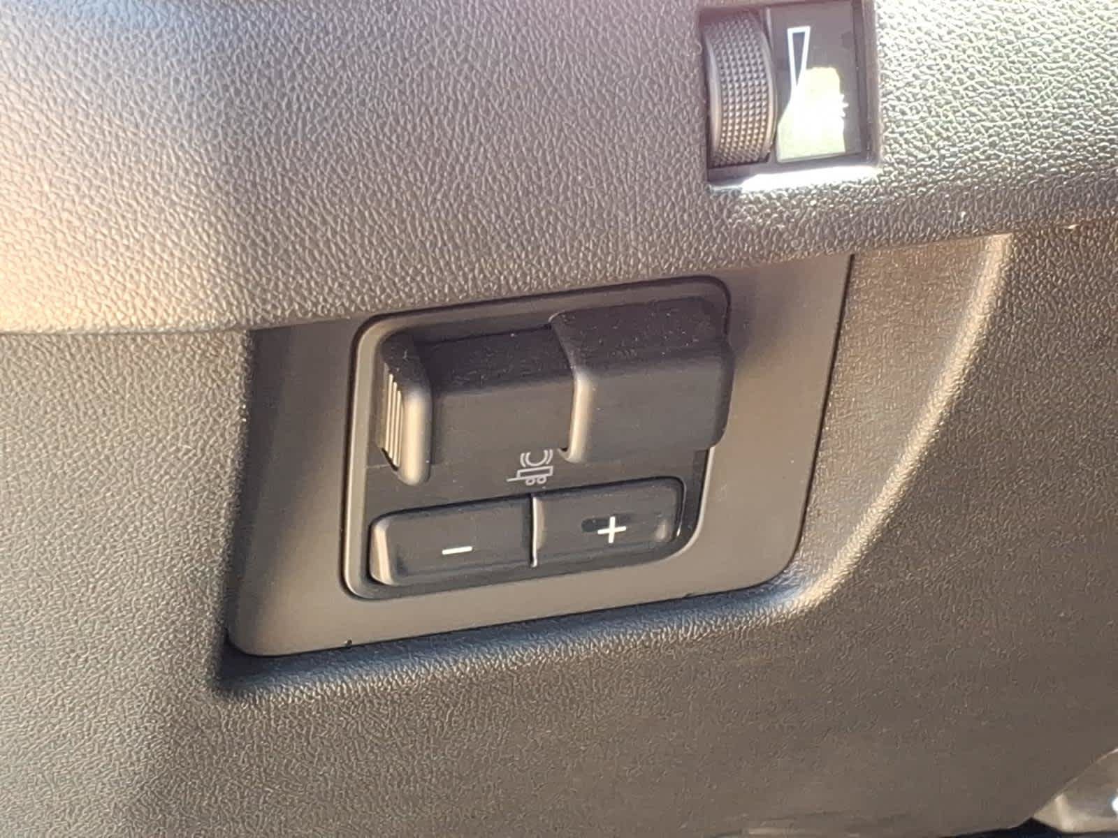 Certified 2024 GMC Canyon Denali AWD/4WD image 5