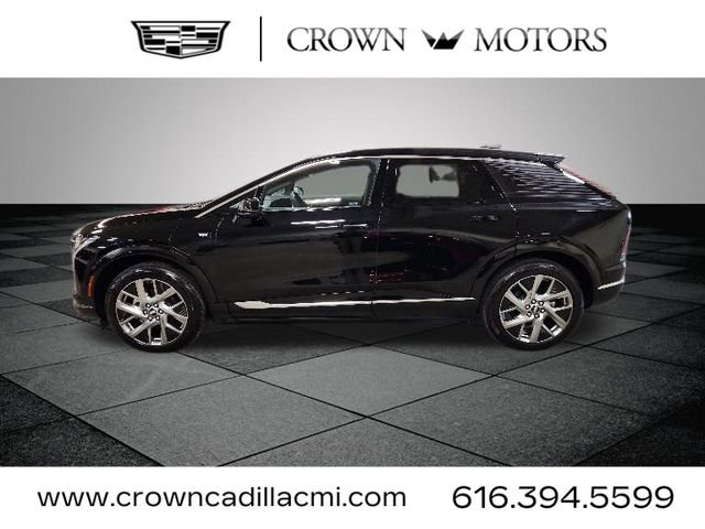 Used 2025 Cadillac Optiq Luxury 2 w/ LPO, Floor Liner Package AWD/4WD image 6