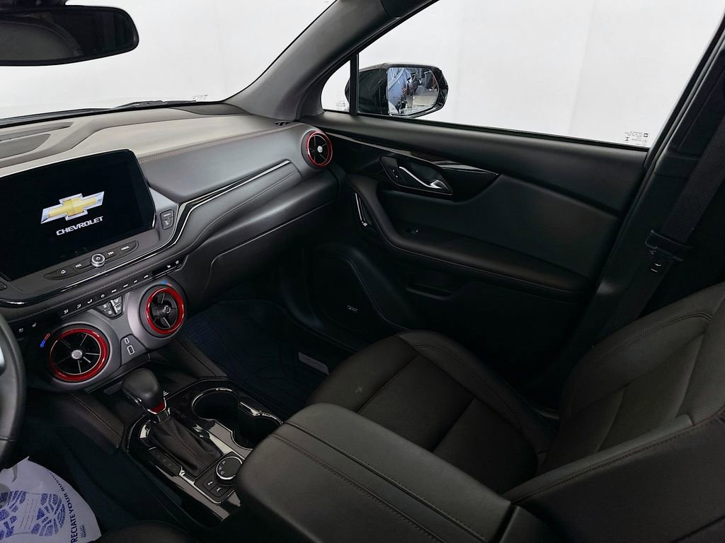 Used 2024 Chevrolet Blazer RS w/ Enhanced Convenience Package FWD image 31