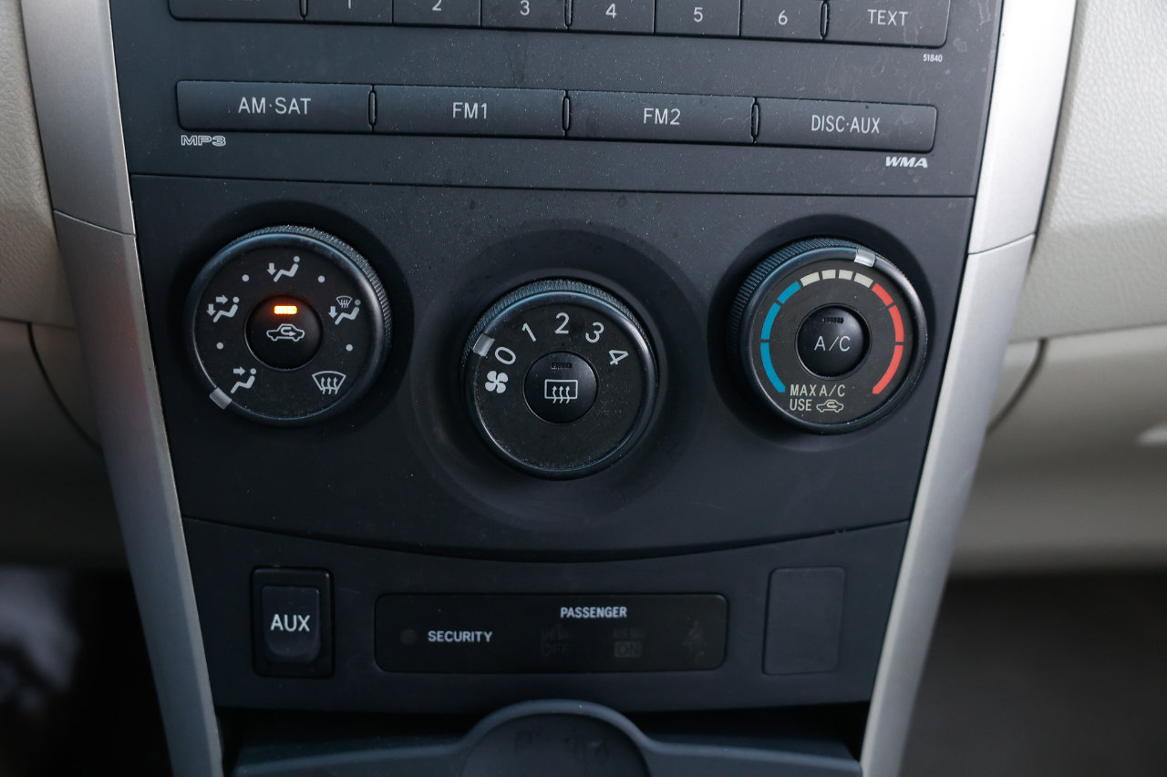 Used 2009 Toyota Corolla S image 28