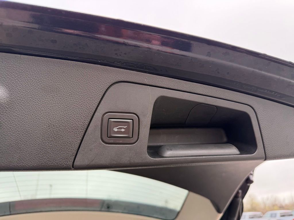 Used 2020 Buick Envision Preferred w/ LPO, Cargo Package FWD image 4