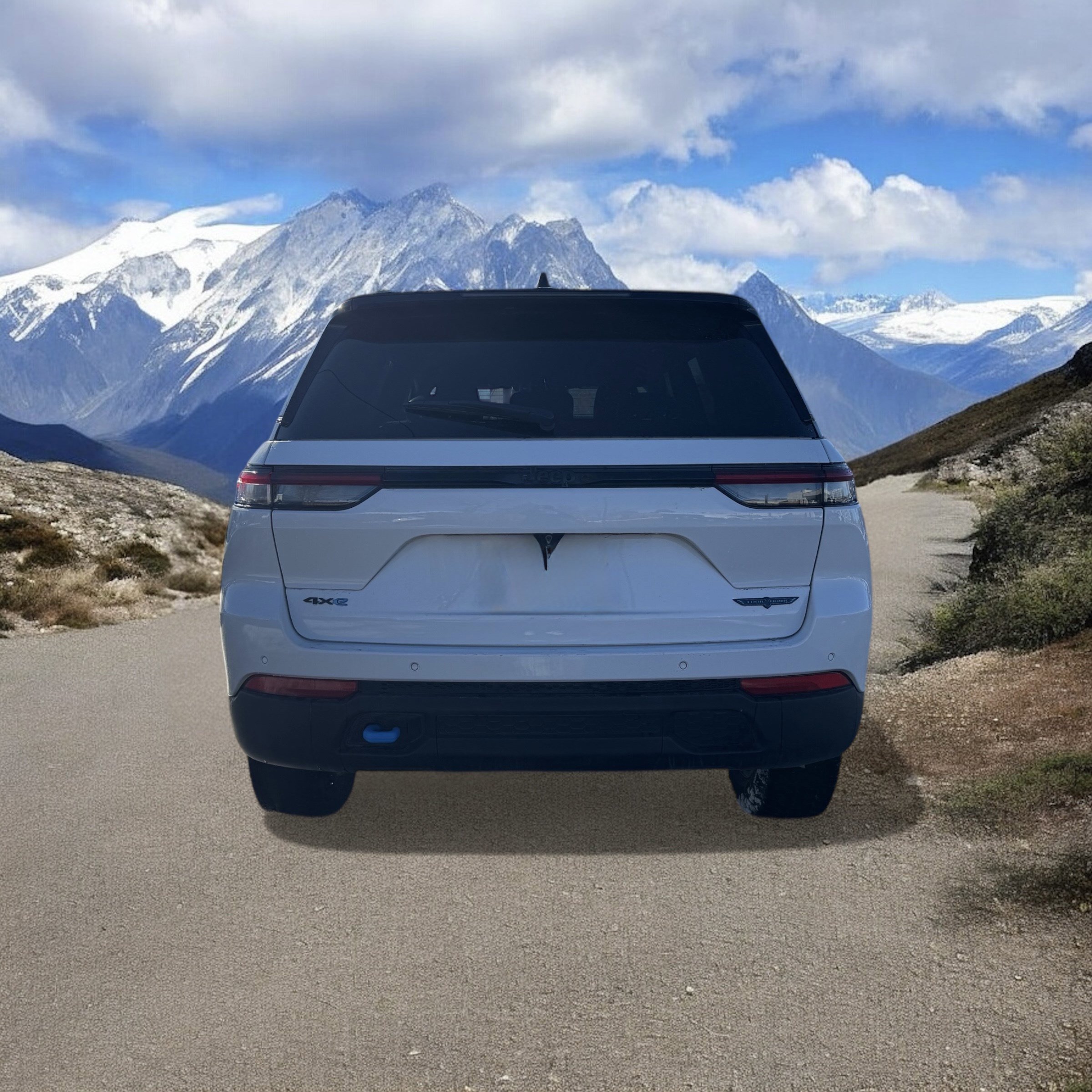 Used 2024 Jeep Grand Cherokee Trailhawk image 4