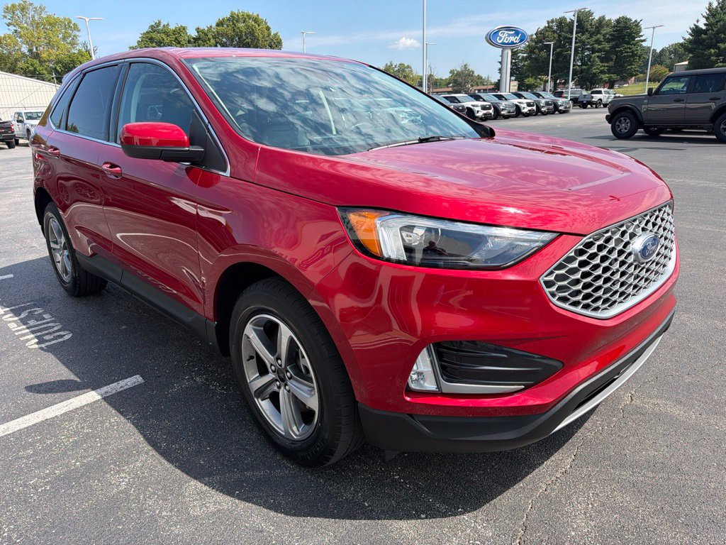 Used 2023 Ford Edge SEL AWD/4WD image 7