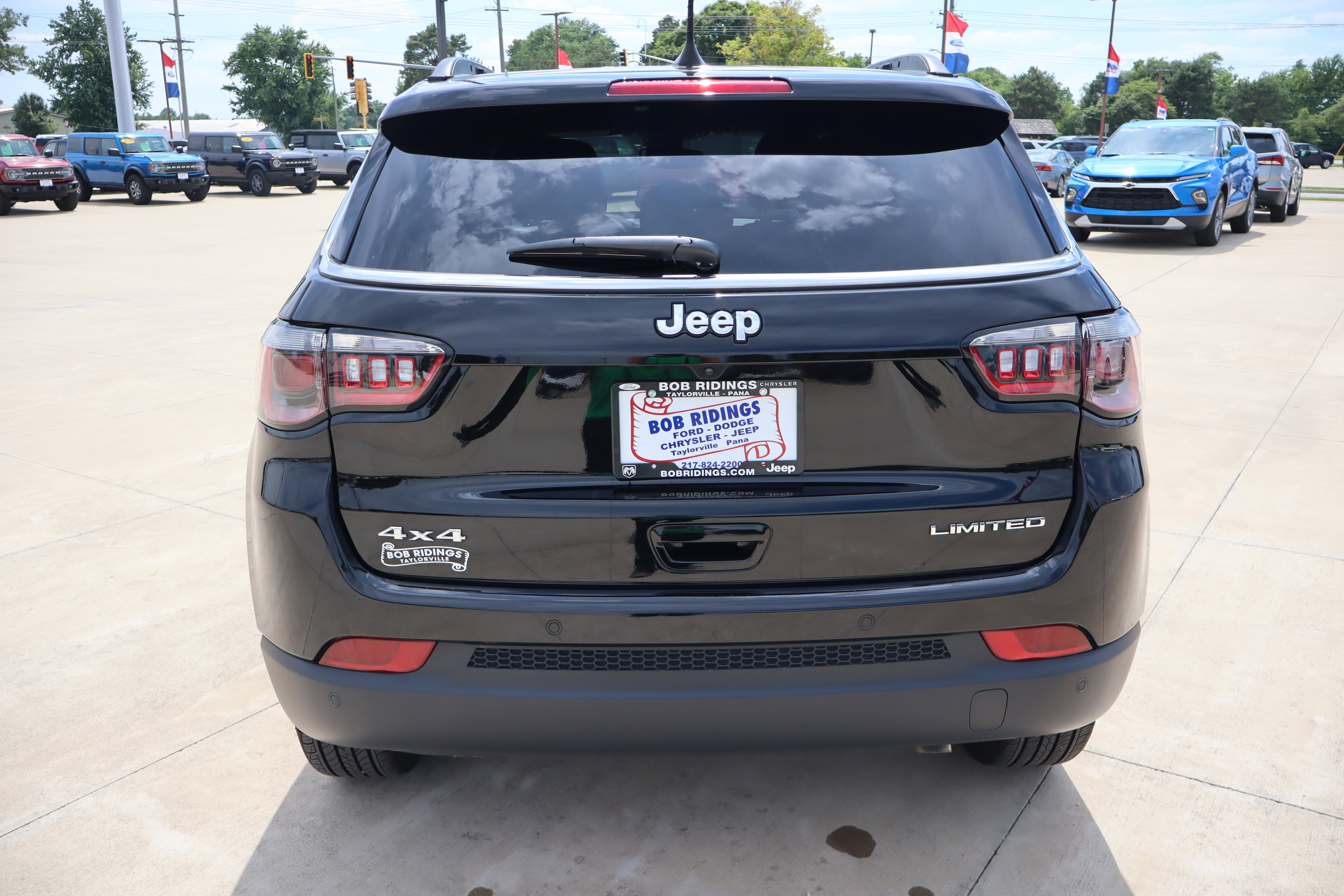 Used 2025 Jeep Compass Limited AWD/4WD image 6