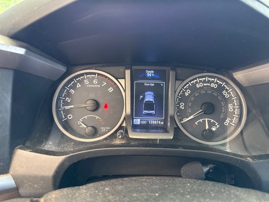 Used 2017 Toyota Tacoma SR5 AWD/4WD image 14