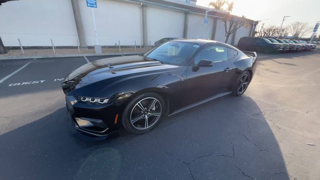 Used 2024 Ford Mustang Coupe image 4
