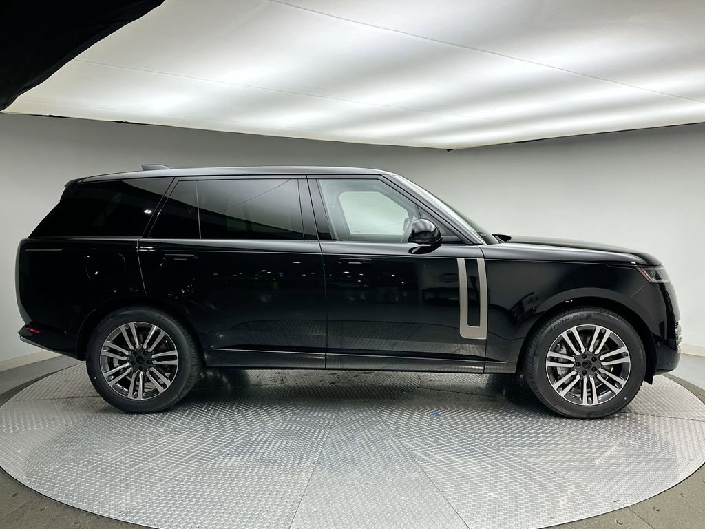 New 2026 Land Rover Range Rover Long Wheelbase SE image 4