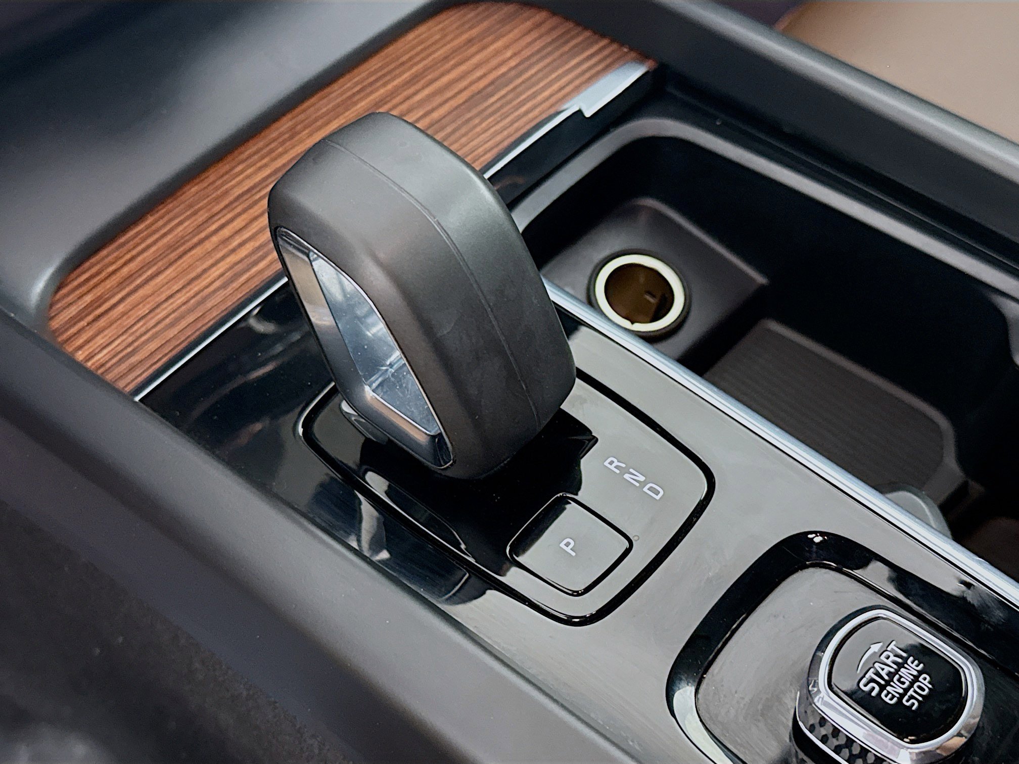 Used 2024 Volvo XC60 B5 Plus image 20