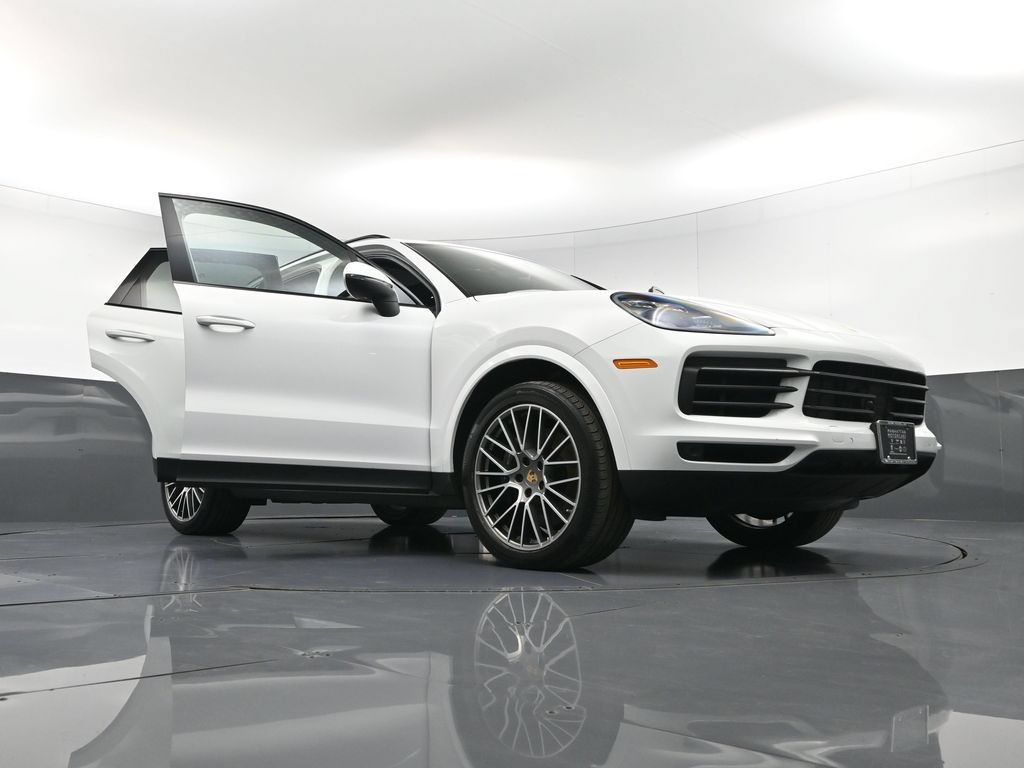 Certified 2022 Porsche Cayenne Platinum Edition AWD/4WD image 37
