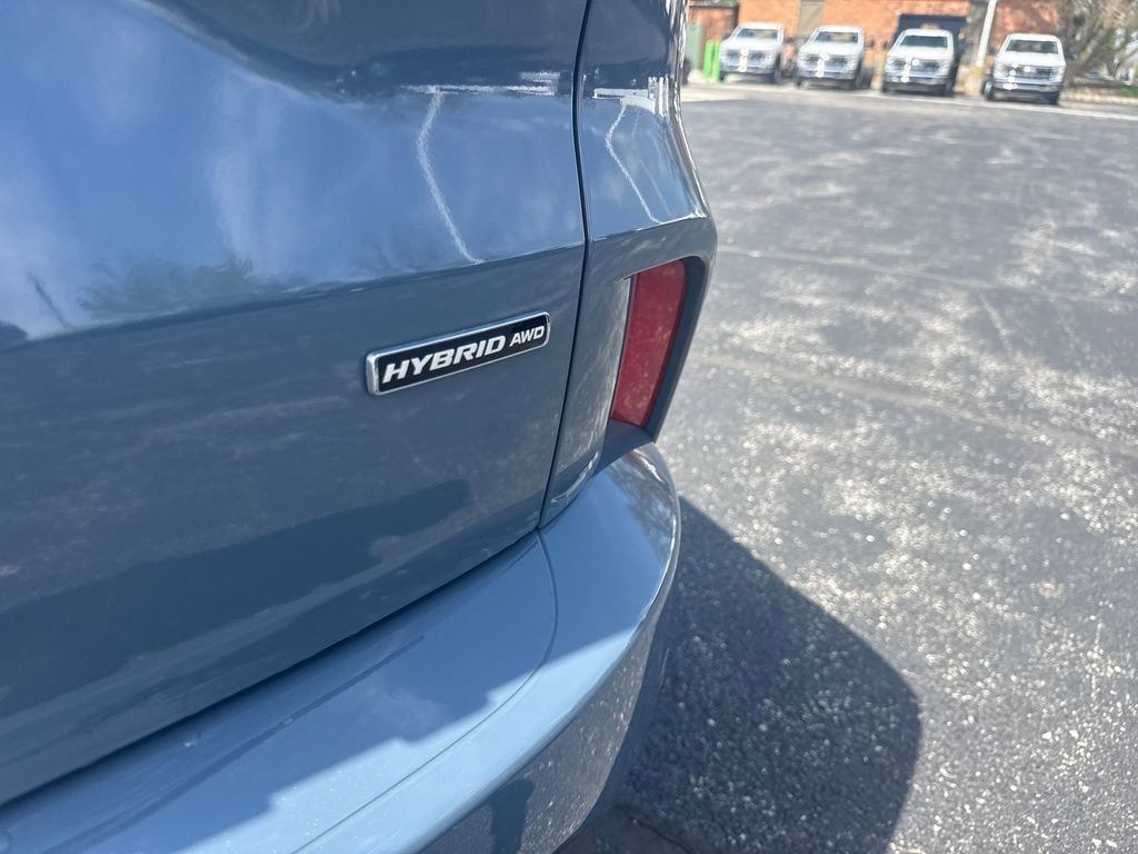 Used 2025 Ford Escape ST-Line Elite w/ Premium Technology Package AWD/4WD image 11