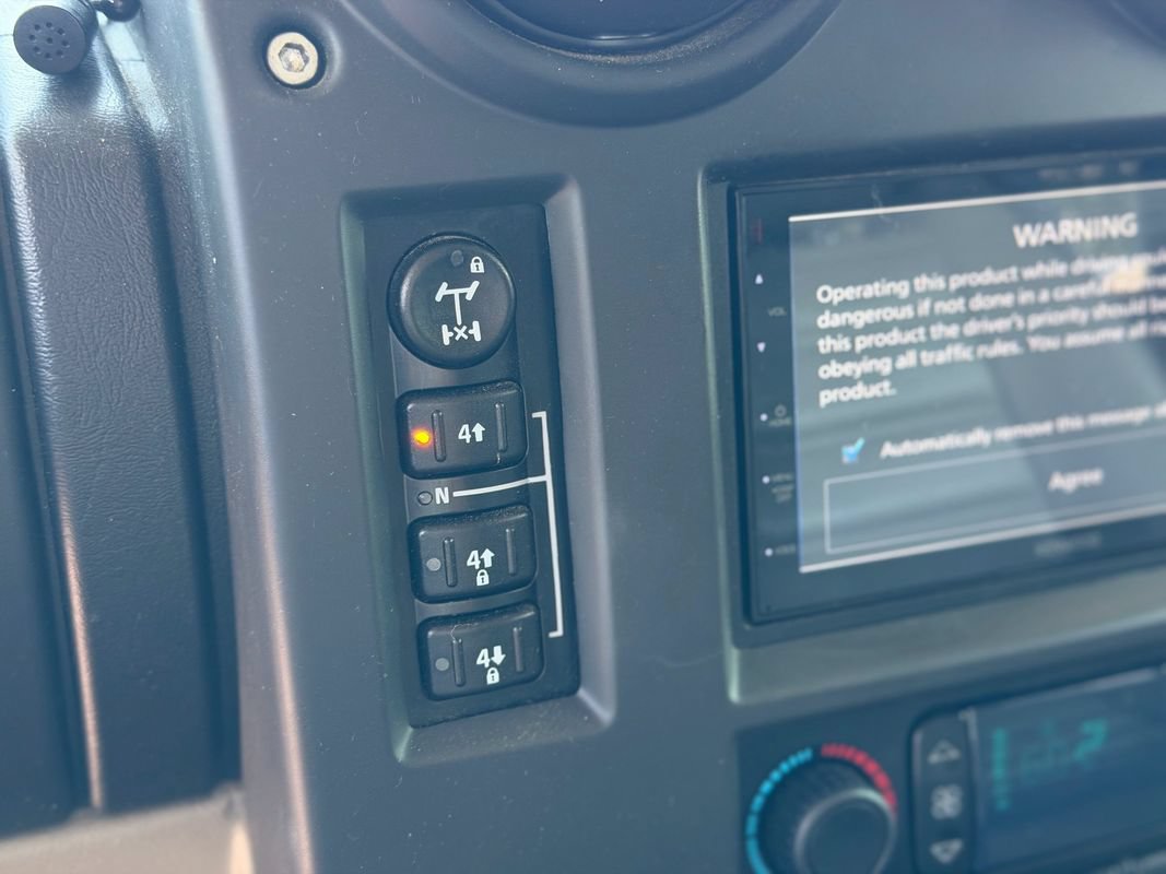Used 2005 HUMMER H2 w/ Preferred Equipment Group AWD/4WD image 20