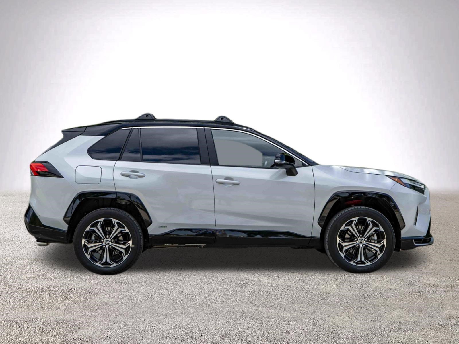 Used 2025 Toyota RAV4 XSE w/ Weather Package image 10