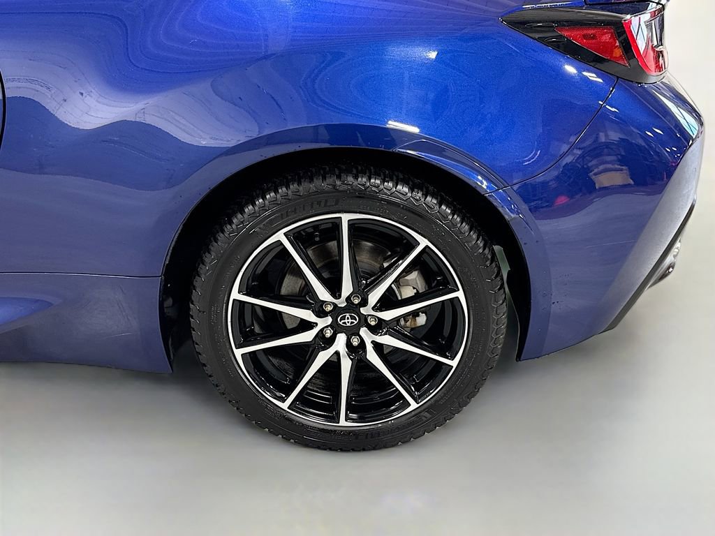 Used 2023 Toyota GR86 w/ ALL Weather Mat Package (TMS) image 12