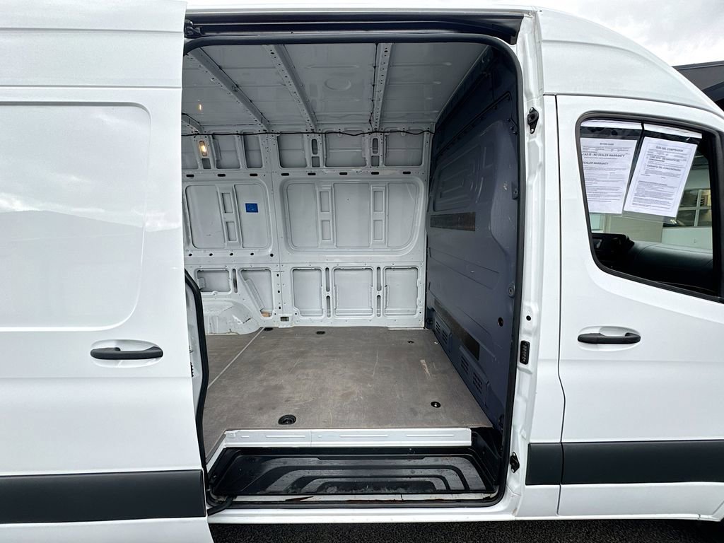 Used 2023 Mercedes-Benz Sprinter 2500 image 12