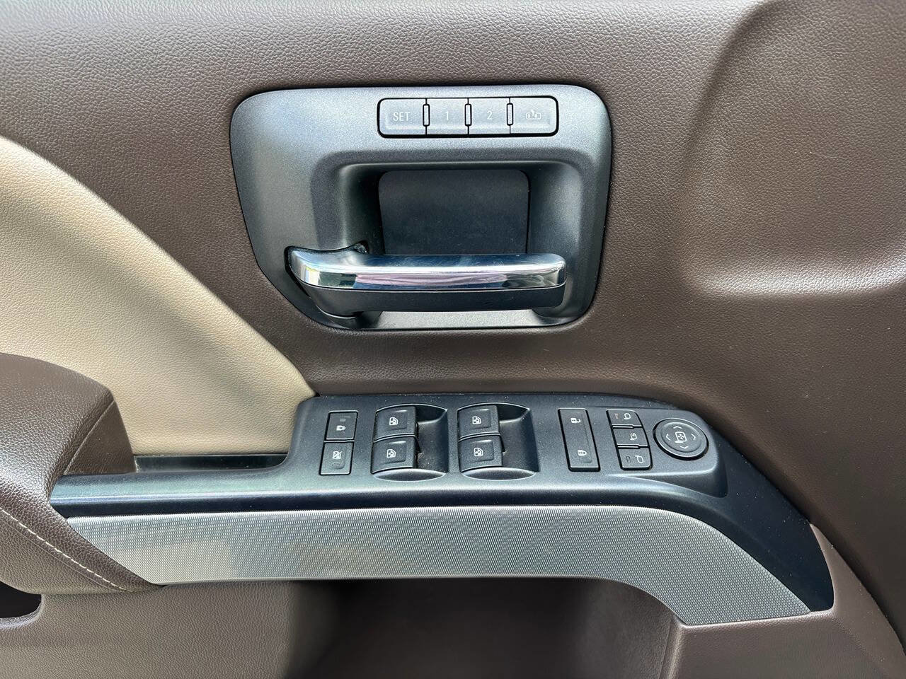 Used 2015 Chevrolet Silverado 1500 LTZ Z71 w/ LTZ Plus Package image 36