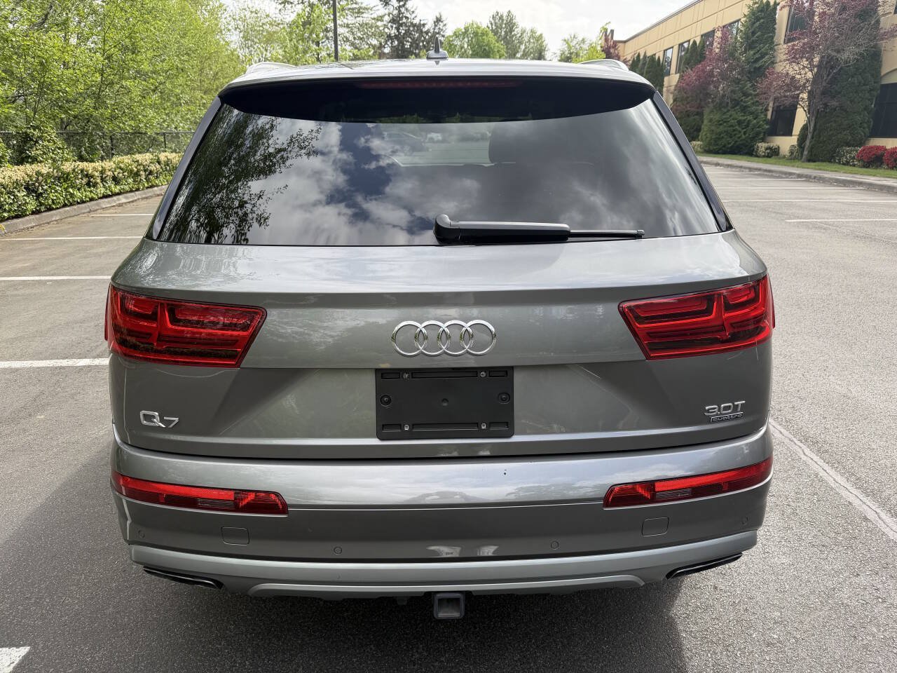 Used 2017 Audi Q7 3.0T Premium Plus w/ Premium Plus Package AWD/4WD image 6