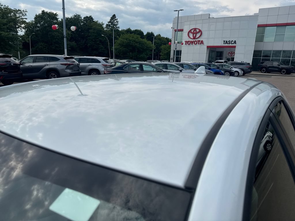 Used 2025 Toyota Corolla Hatchback FWD image 47