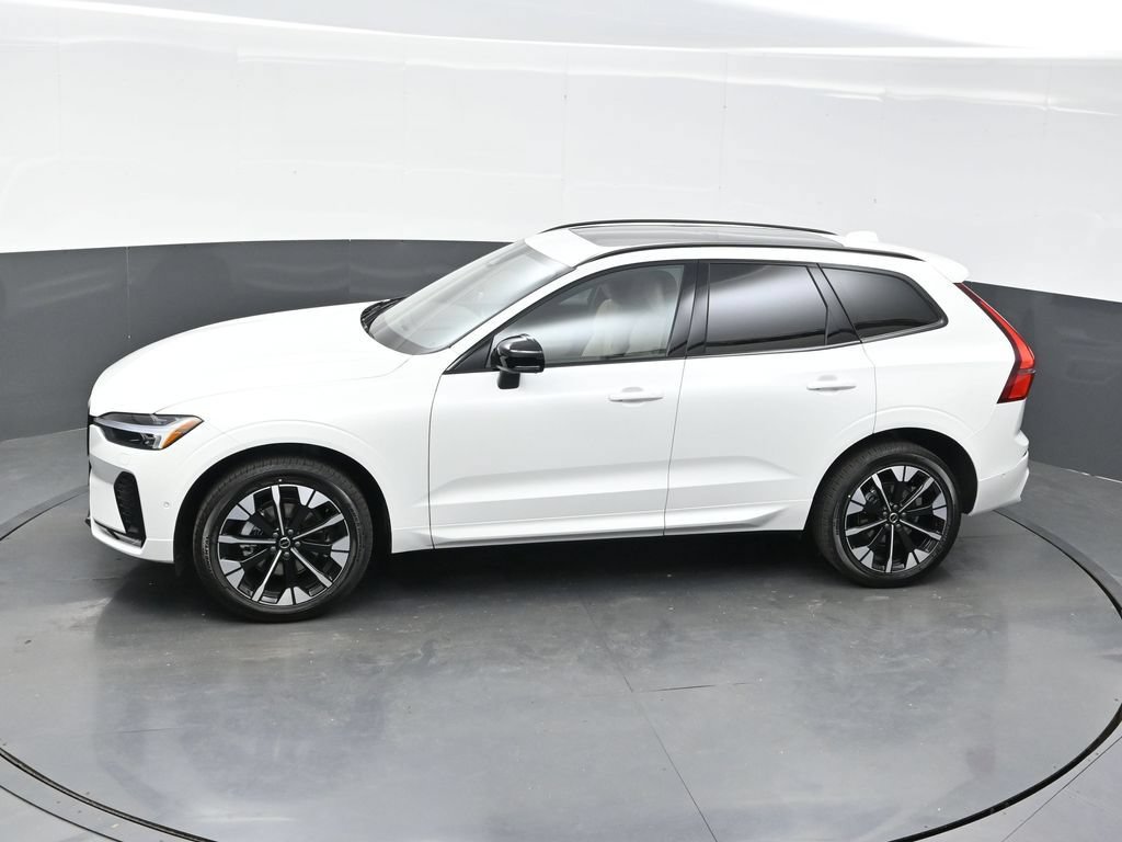 New 2026 Volvo XC60 B5 Plus w/ Climate Package AWD/4WD image 32
