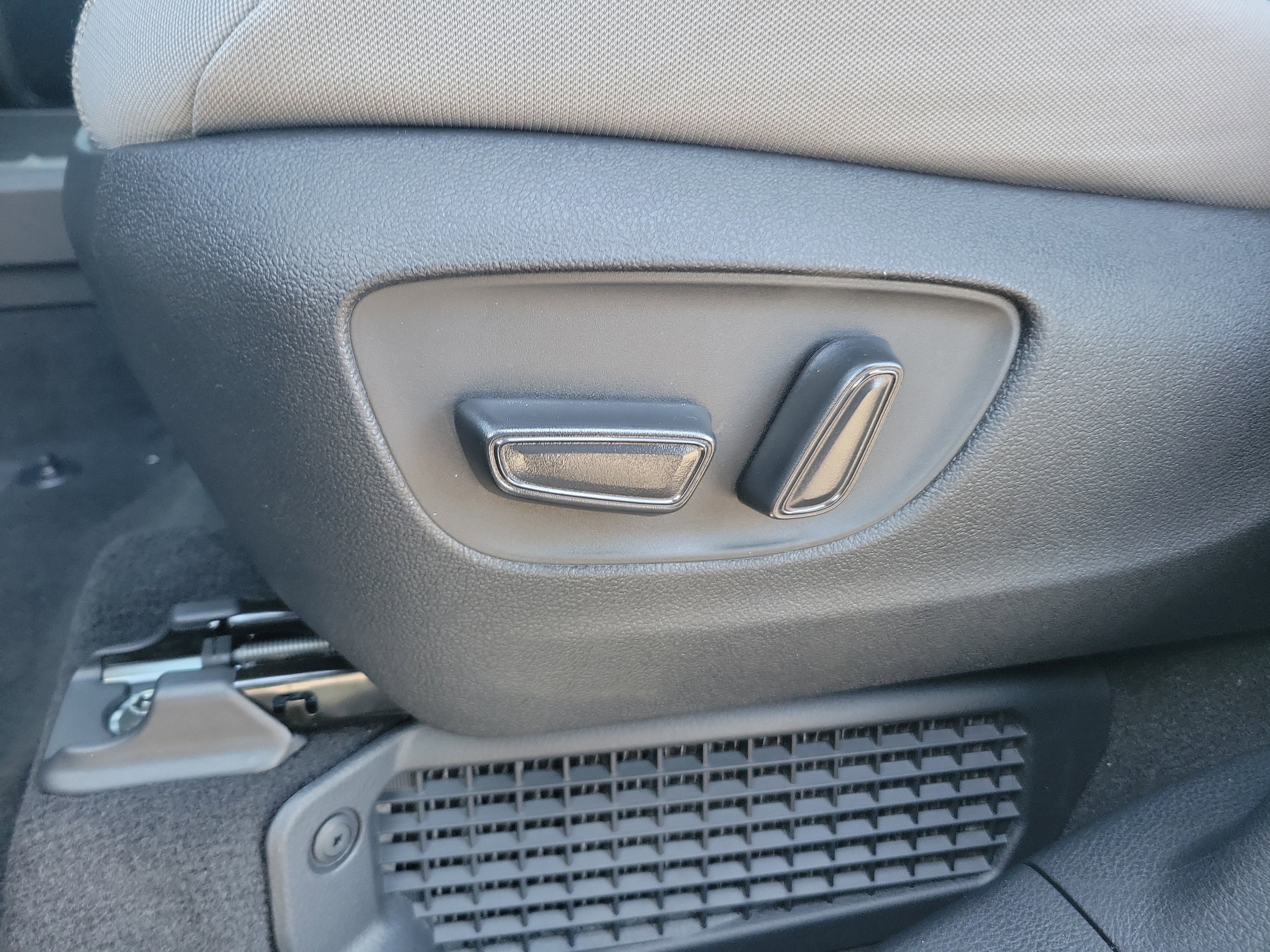 New 2026 Toyota Sienna LE image 10