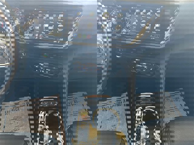 Used 2023 Buick Envision Essence image 11