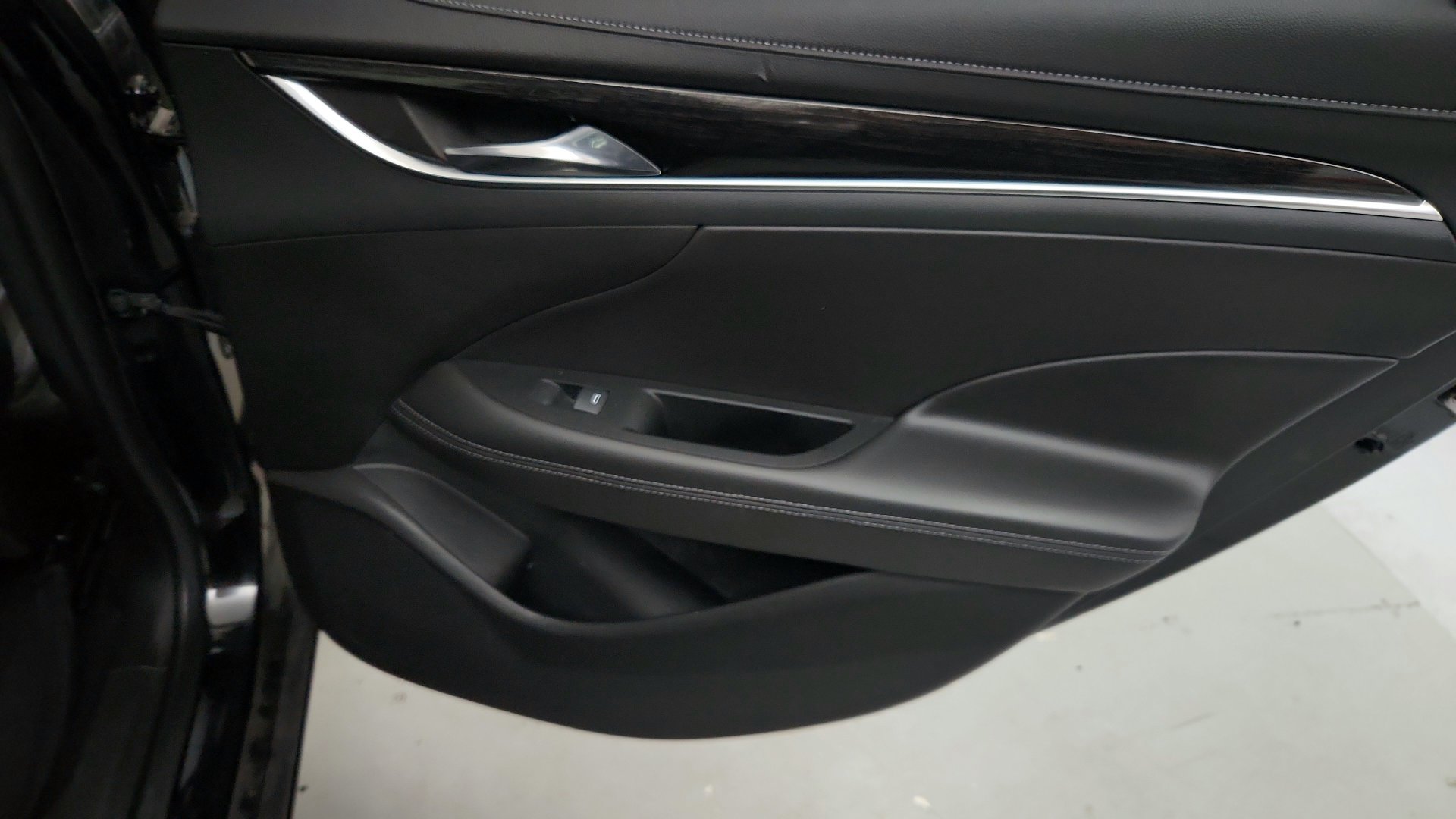 Used 2019 Buick LaCrosse Essence w/ Sun and Shade Package FWD image 17