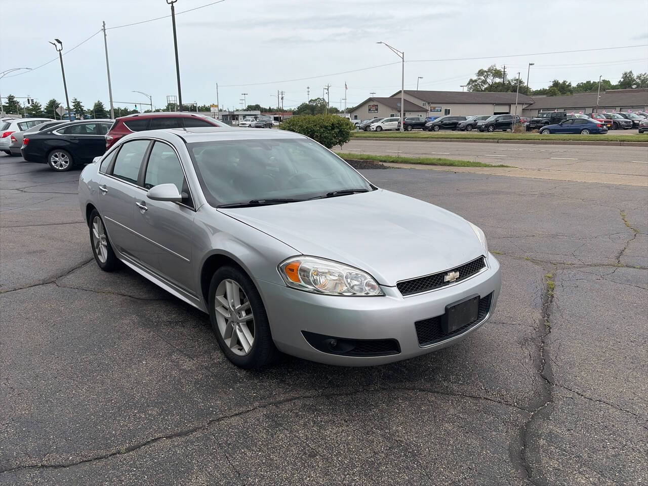 Used 2012 Chevrolet Impala LTZ FWD image 6