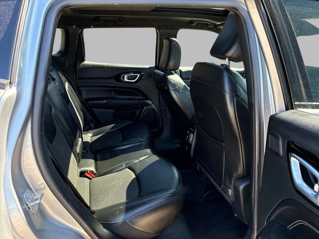 Certified 2022 Jeep Compass Latitude w/ Sun and Sound Group AWD/4WD image 10