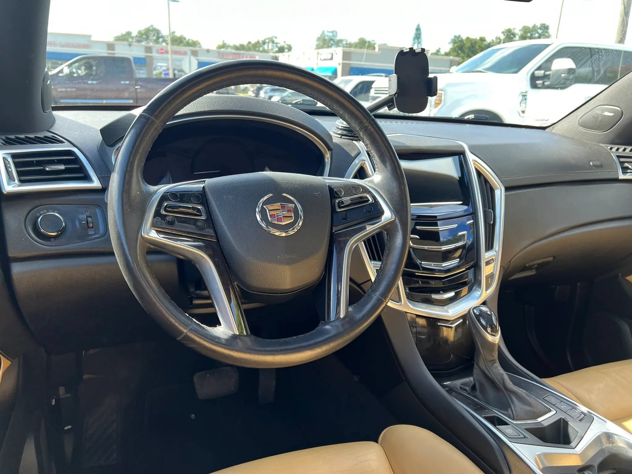 Used 2014 Cadillac SRX Luxury w/ Driver Awareness Package AWD/4WD image 15