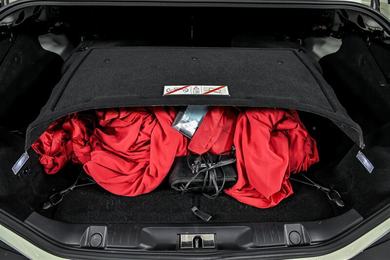 Used 2019 Ferrari Portofino RWD image 16