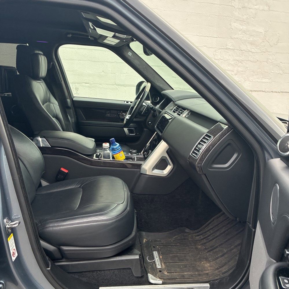 Used 2020 Land Rover Range Rover Long Wheelbase Autobiography image 15