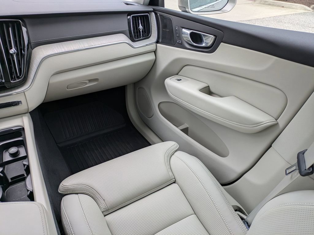 Used 2023 Volvo XC60 B5 Ultimate w/ Climate Package AWD/4WD image 17
