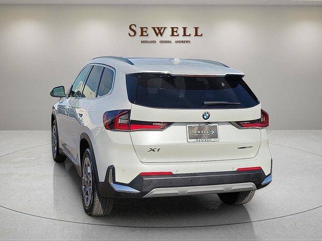 Used 2023 BMW X1 xDrive28i w/ Convenience Package AWD/4WD image 3